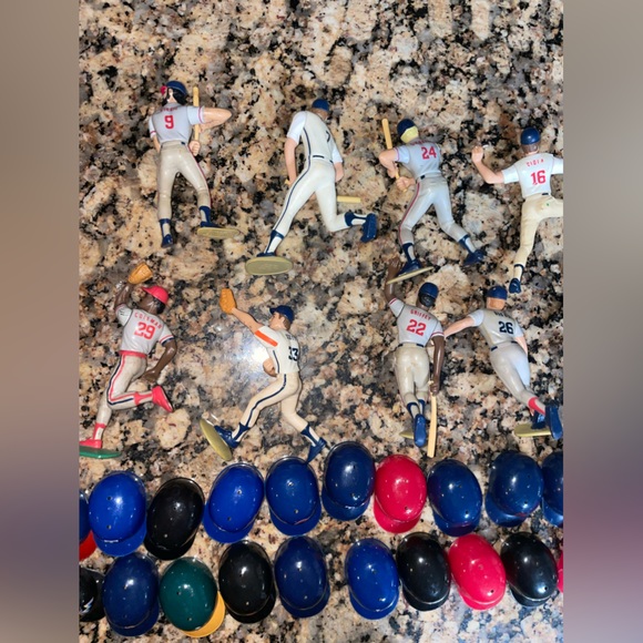 Baseball MLB 1989 collectible lot of players and hats - Picture 6 of 6